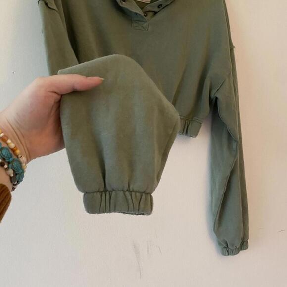 AEROPOSTALE green long sleeve crop top - Picture 3 of 5